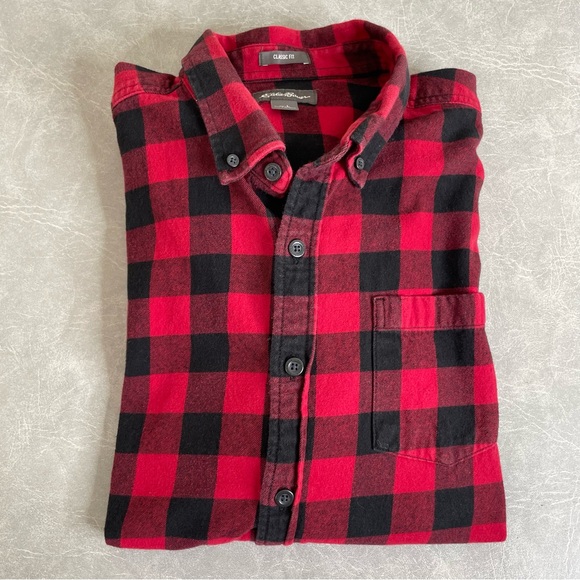 Men's Eddie Bauer Red and Black Buffalo Plaid 100% Cotton Flannel Shirt - Picture 5 of 5